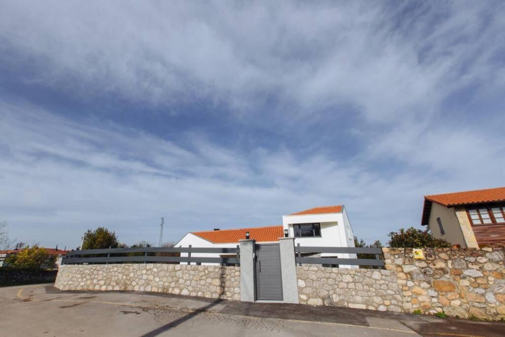 La Llosina Vivienda Vacacional Alquiler Integro Лянес Екстериор снимка